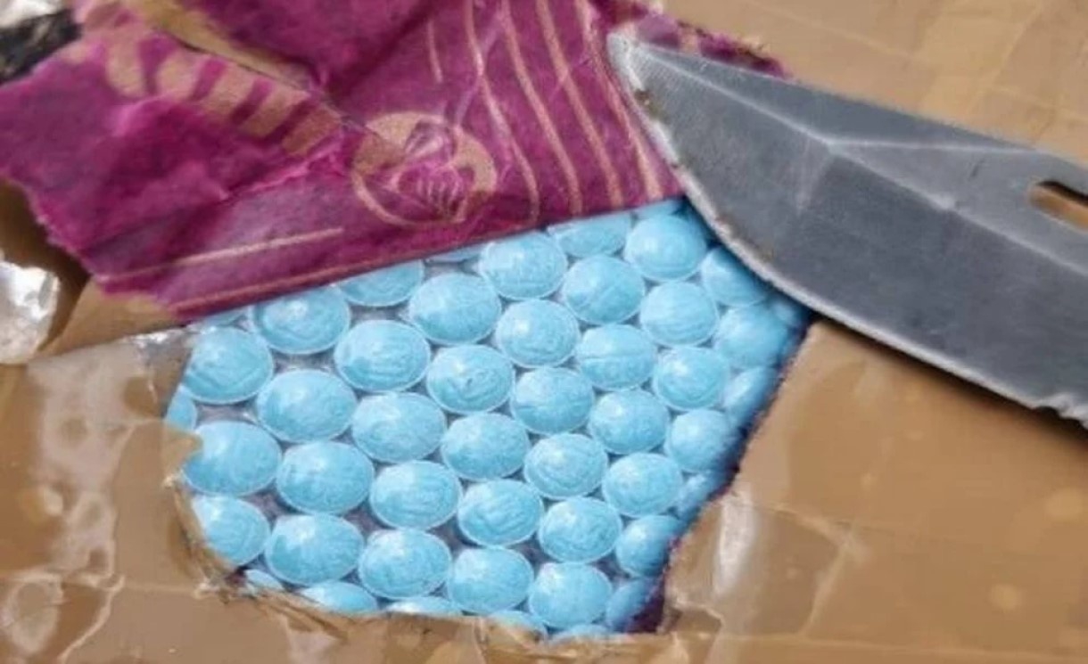 Sedena decomisó 40 mil pastillas de fentanilo además de 80 mil pesos en efectivo
