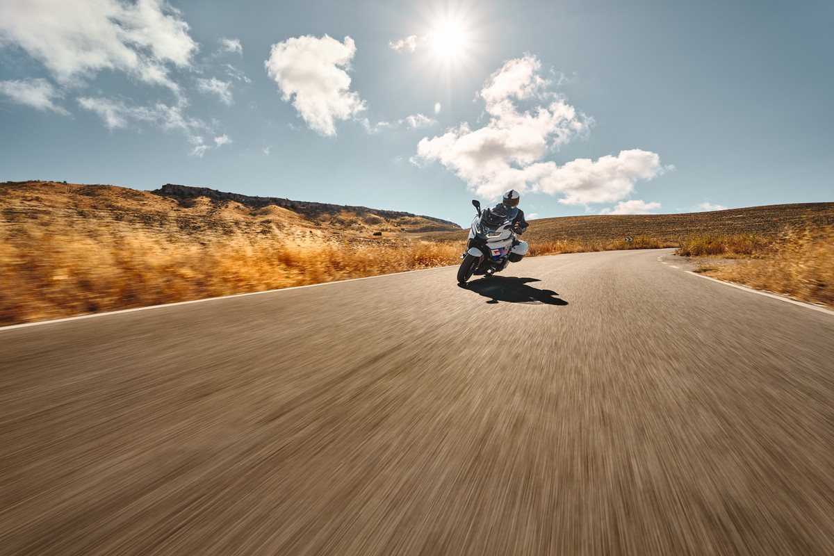 P90440570_highRes_bmw-k-1600-gt-10-202