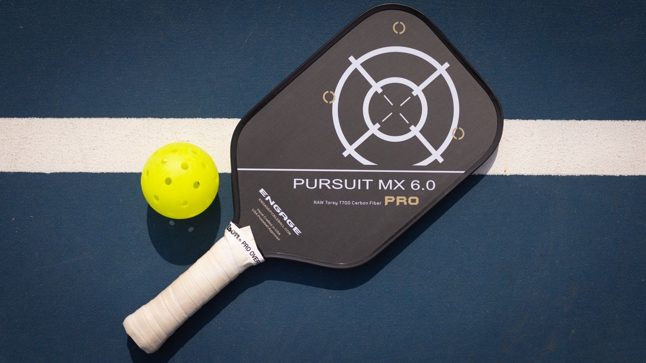 Side profile of the Engage Pursuit Pro paddle highlighting its core thickness.