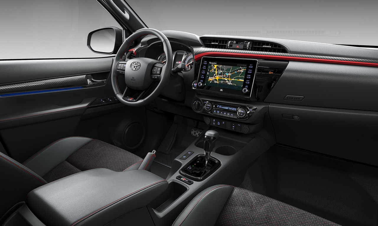 Toyota presenta su nueva pickup Hilux GR Sport inspirada en Dakar