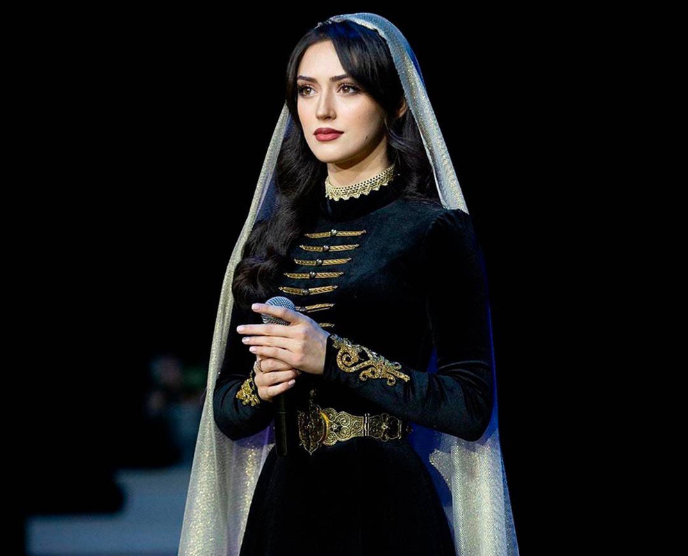 Ingush-singer-Lema-Nalgieva.jpg