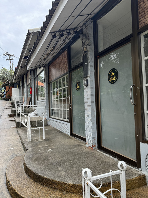 Lingling Hostel Exterior