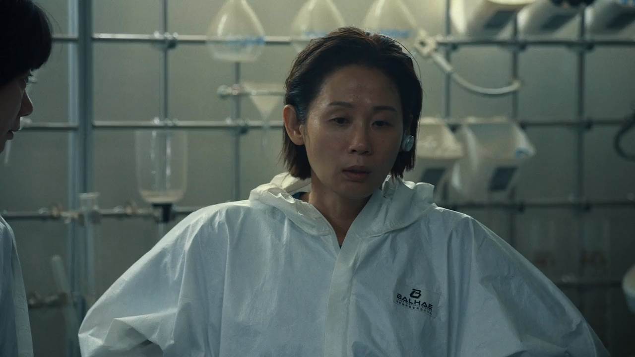 The Silent Sea (2021) Season 1 [Hindi + English] WebRip 480p 720p ESub - Complete Screenshot
