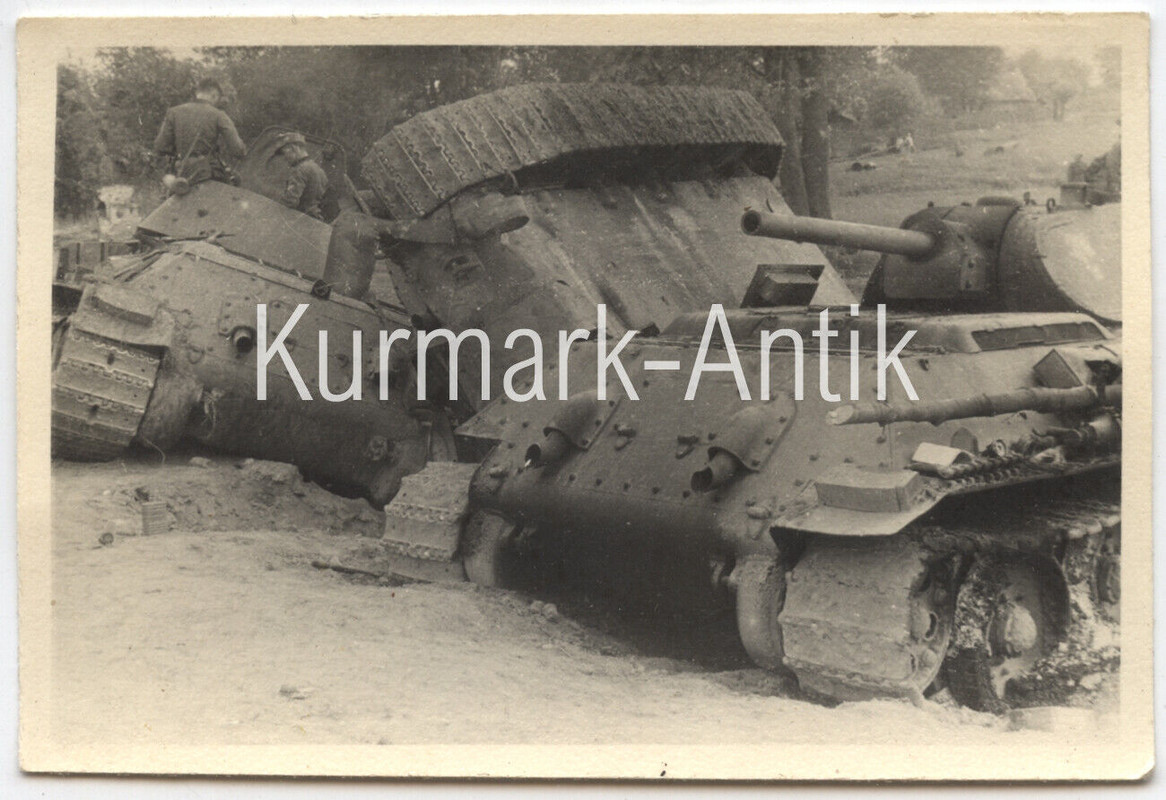 Foto Wehrmacht Gebirgsjäger Artillerie Regt. 79 Russland Beute Panzer T34 !