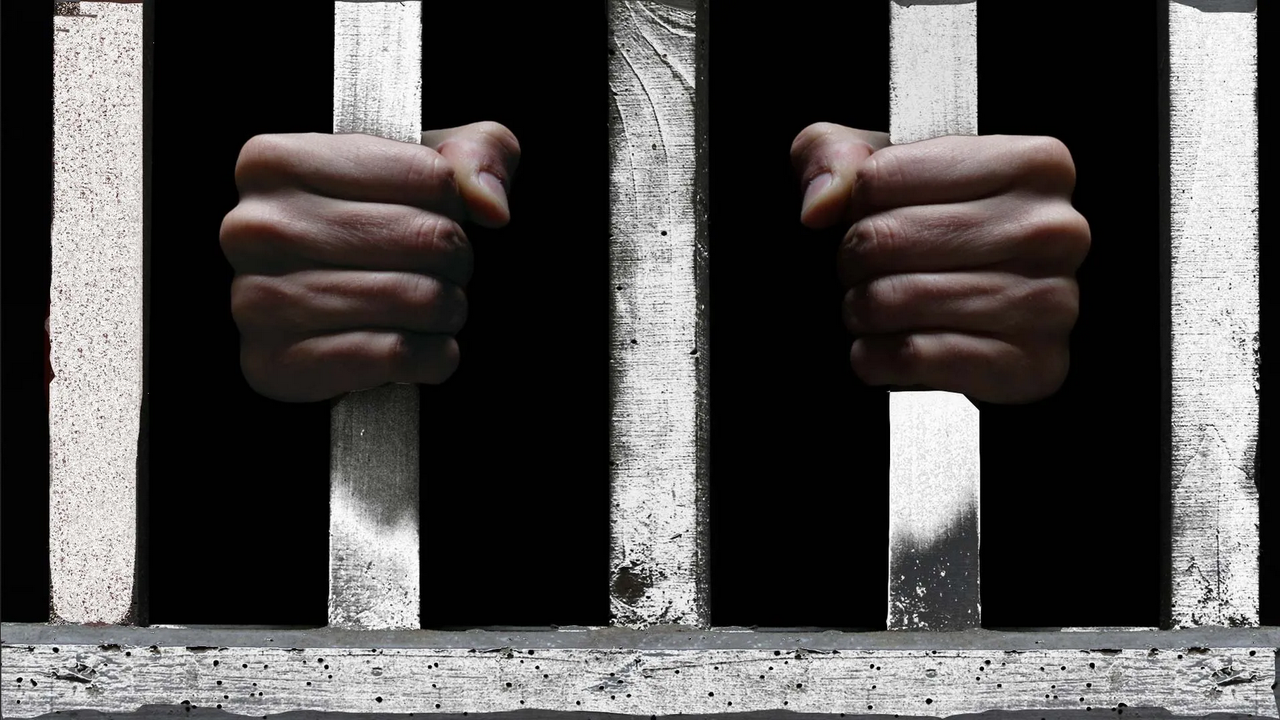 Procesan a sujeto depravado que abusó de su hijastra de 4 años