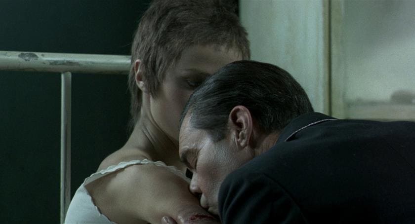 Кадр из фильма «Ночной портье». История создания и интересные факты о фильме. Кадр из фильма «Ночной портье». История создания и интересные факты о фильме.