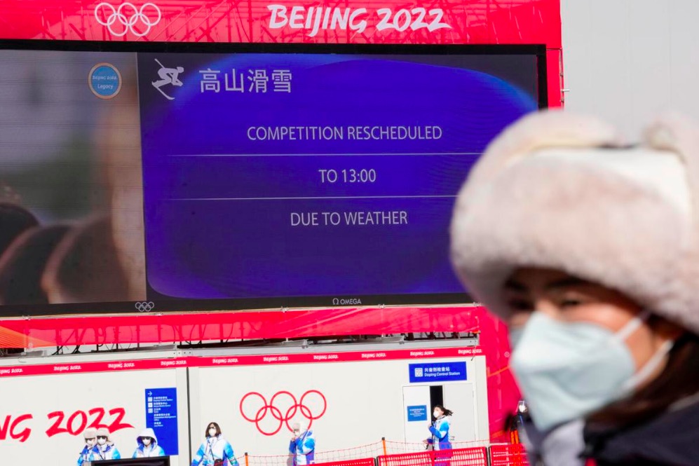 Acusan a China de ignorar derechos humanos de jugador de hockey en Beijing