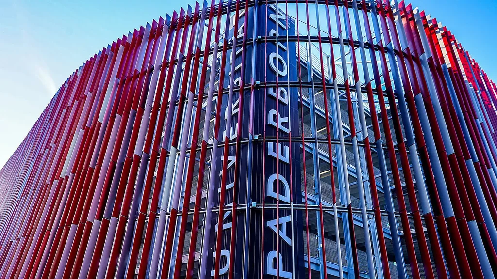 2023-12-uni-paderborn-neues-parkhaus-uni-1.webp