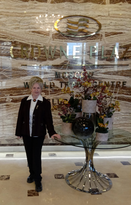 В ресторане 1