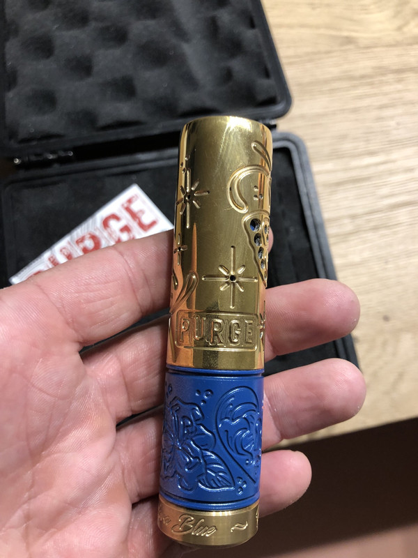 CCCA60C3-6C5C-480B-8AA2-F85888D4EAD4