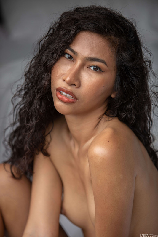 Niki - Intense Gaze 0043