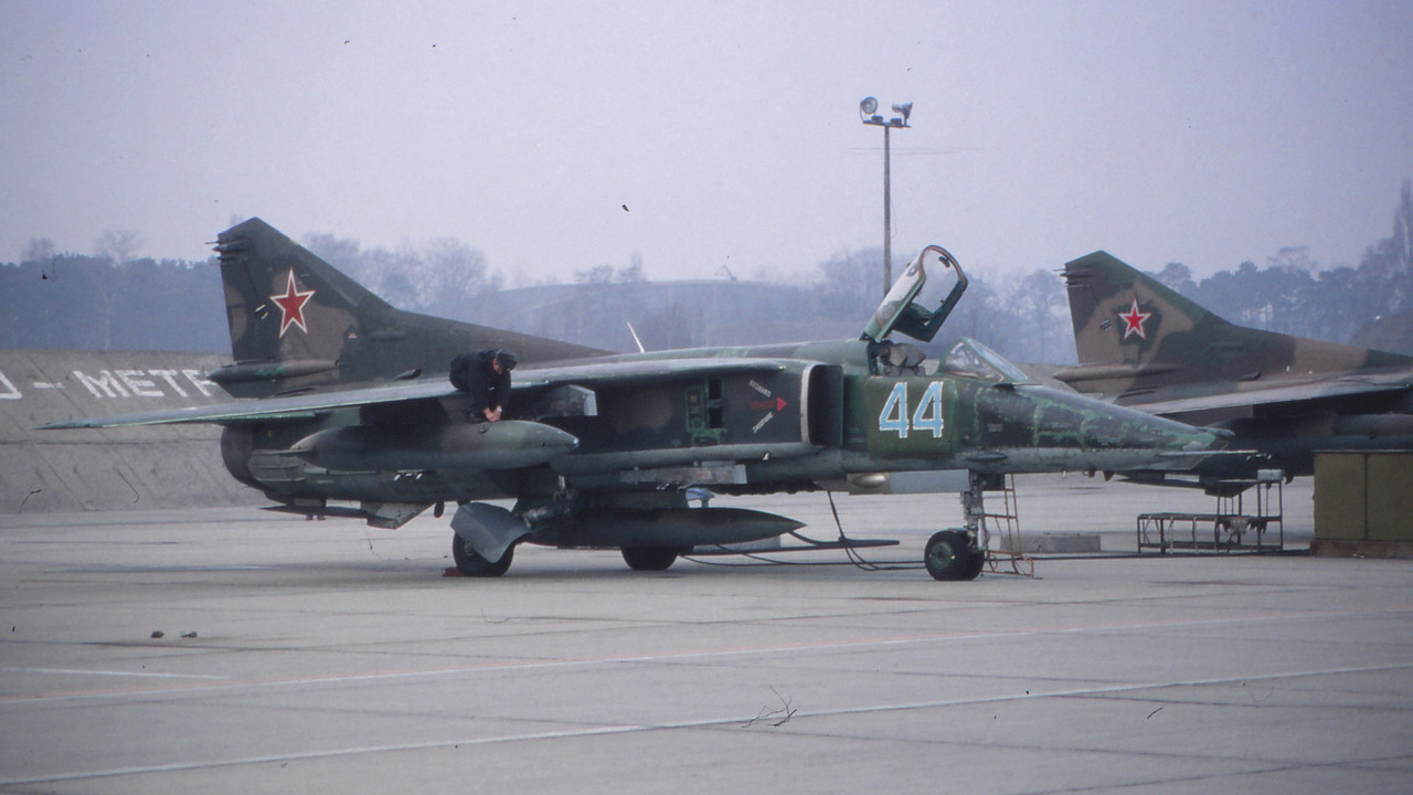 559 APIB Mig-27K 44 Blue_76802627169_2