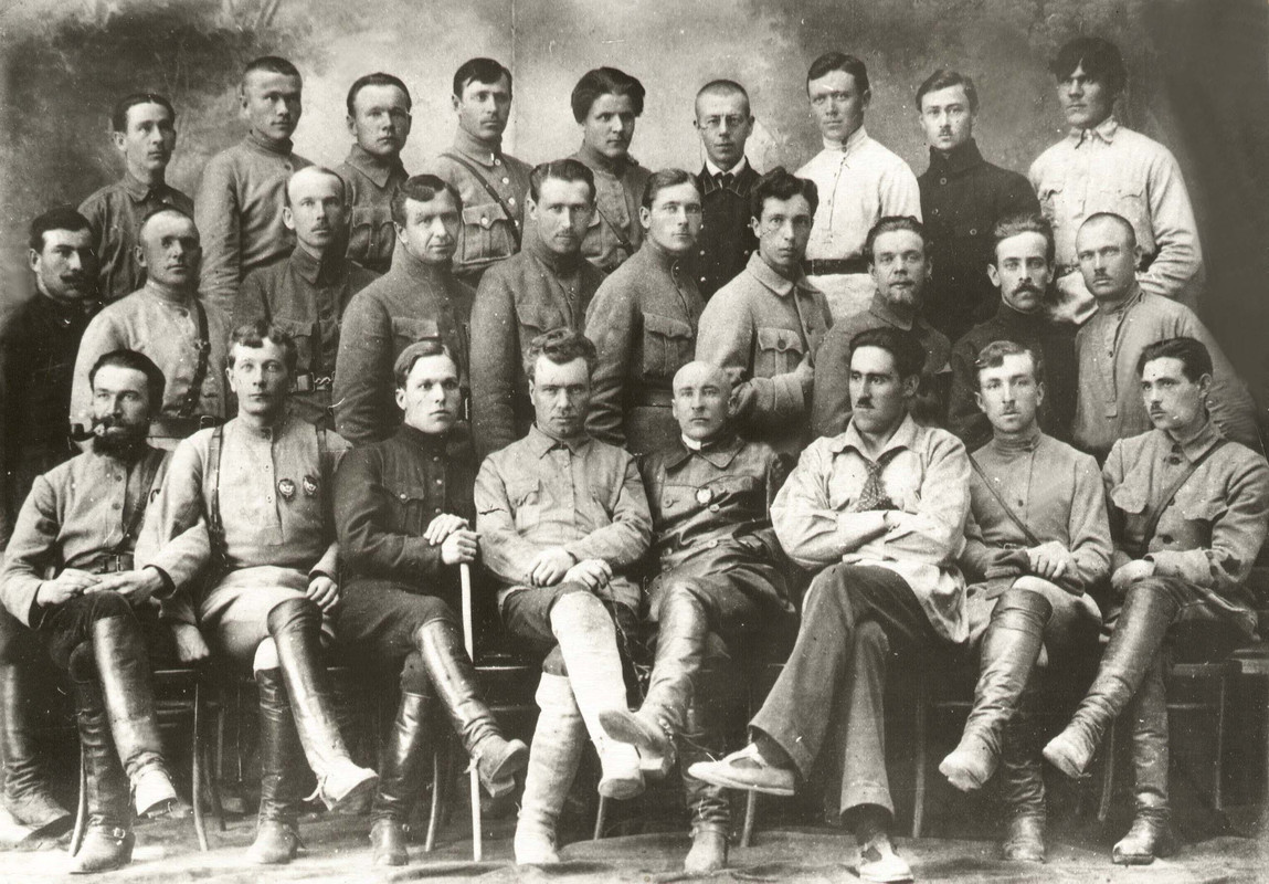 открытие памятника икряное ленин старое фото. кулаков петр афанасьевич герой советского союза. открытие памятника астрахань ленин старое фото. гитлер и царь болгарии борис. пожарная часть камень рыболов.