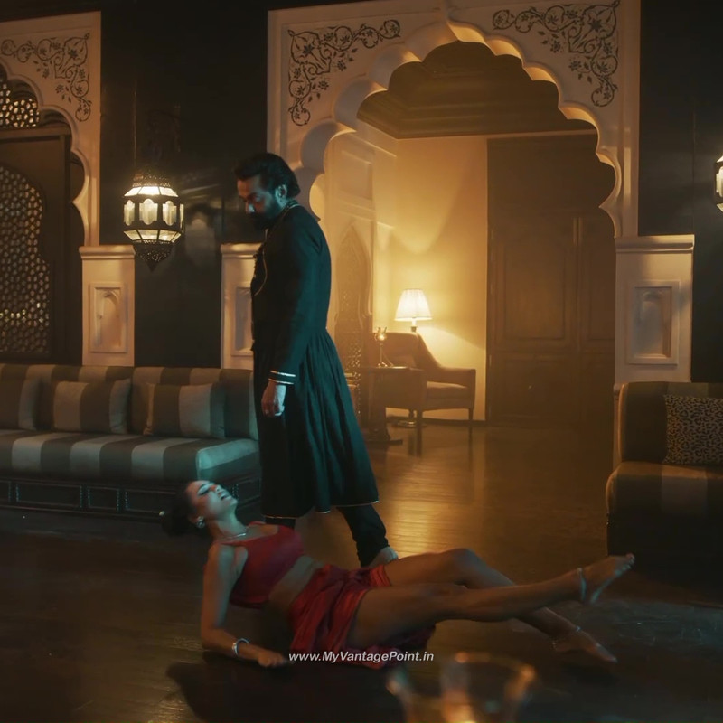 20Esha Gupta Hot in Aashram Web Series