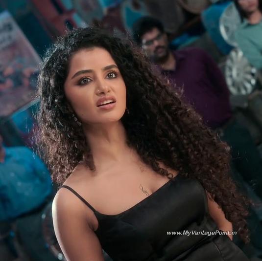 87-Anupama-Parameswaran-as-Lilly-Joseph-in-the-movie-Tillu-Square-2024