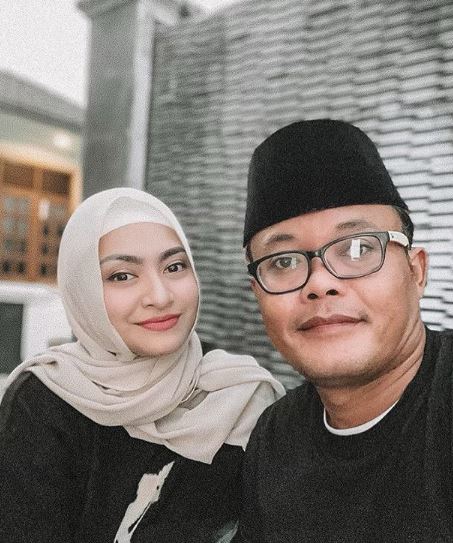 Nathalie dan Sule (Instagram @panjikomara)