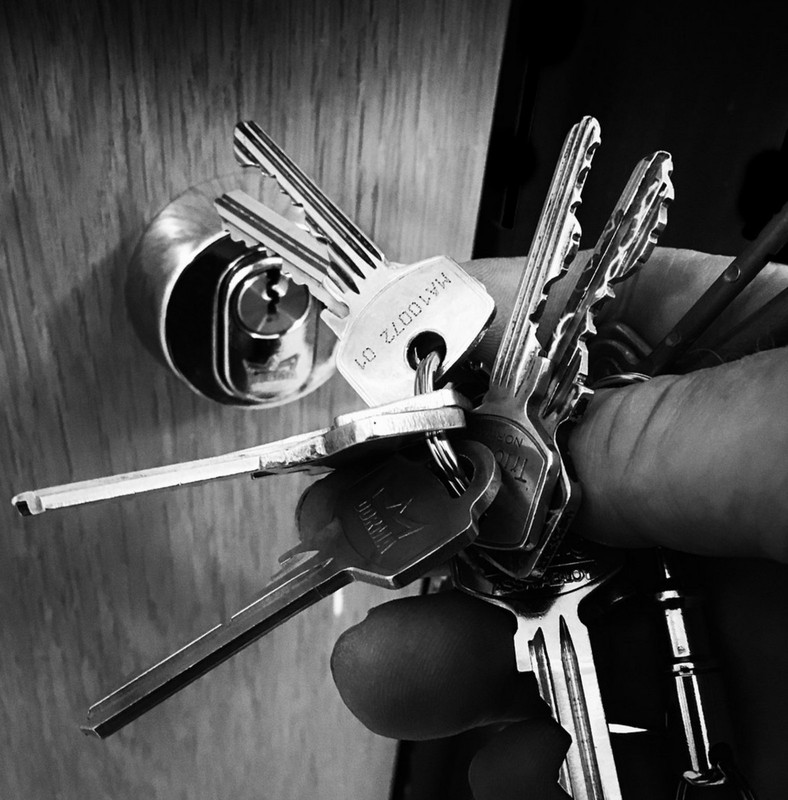 blacknwhite-keys.jpg