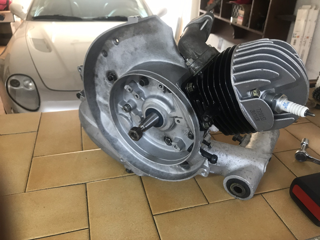 6DF475B8-F036-4100-B1F7-1A05633A1728