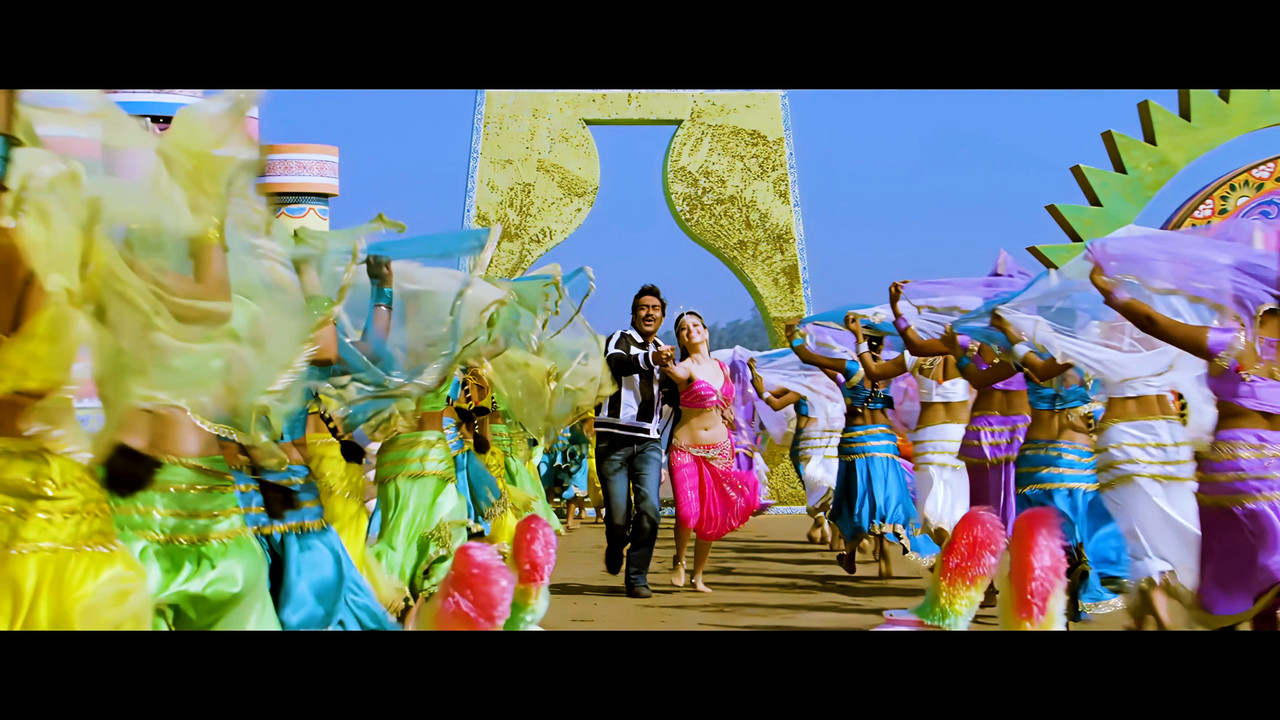 Tamanna Hot Song From Himmatwala Naino Main Sapna 4K (Best Quality).mp4_snapshot_00.57_[2021.04.05_1