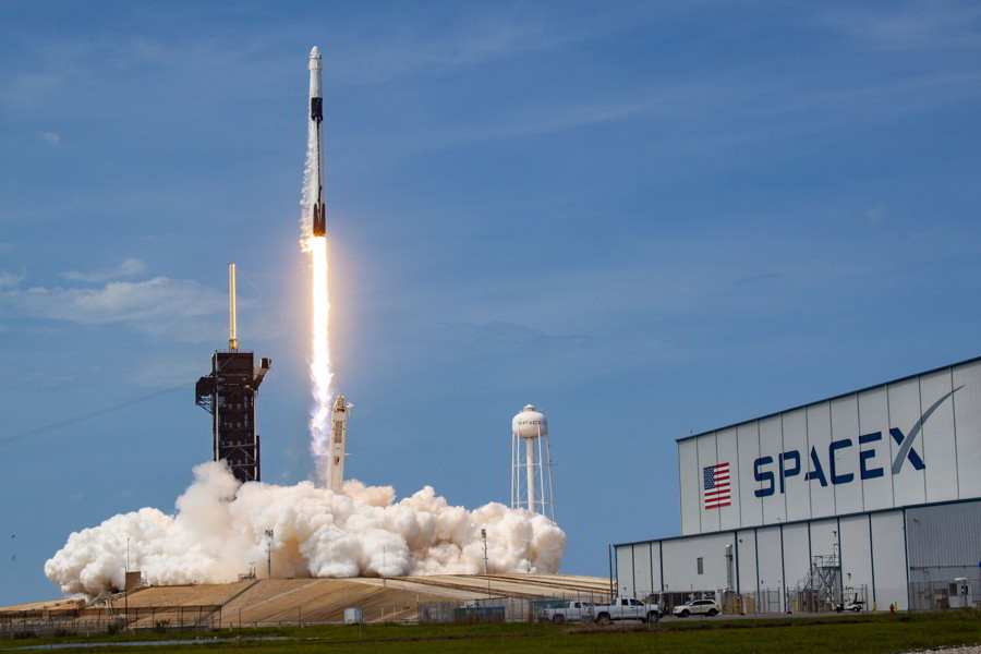  La Nasa ha annunciato di aver scelto SpaceX per la sua prossima missione sulla Luna, programmata per il 2024.