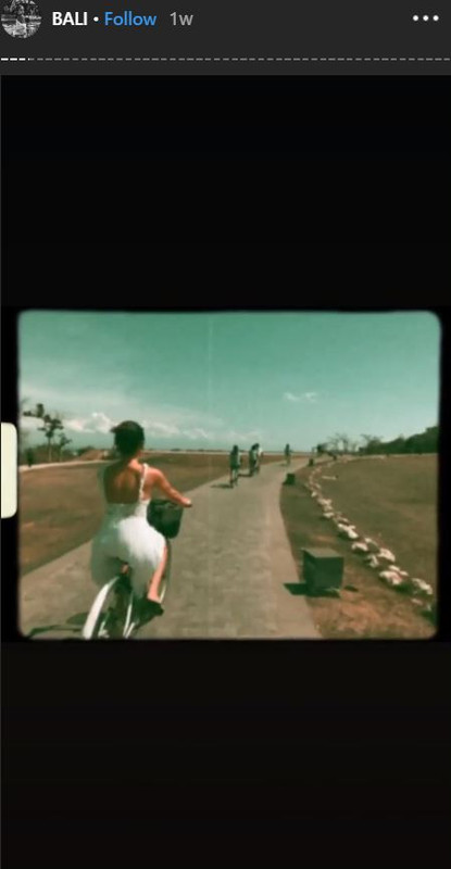 Agnez Mo bersepeda di Bali