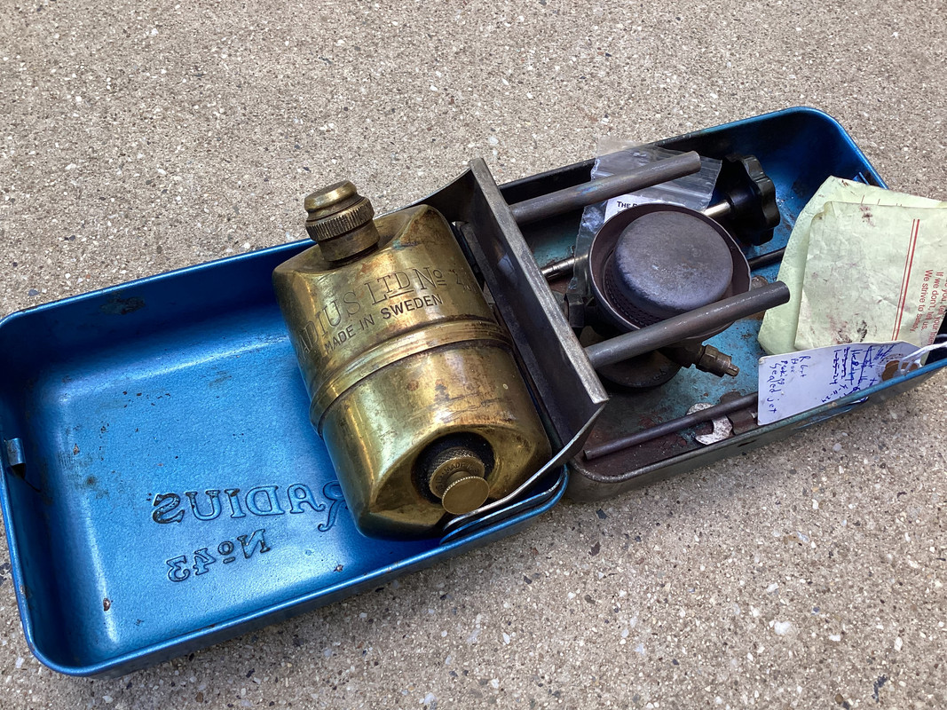 FCDB9ECD-1168-4C5F-8780-EC294C008110