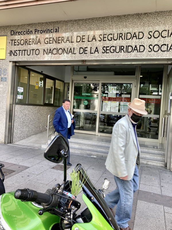 214F4E9F-C737-4A7C-9AC6-7E50FD59FDB6