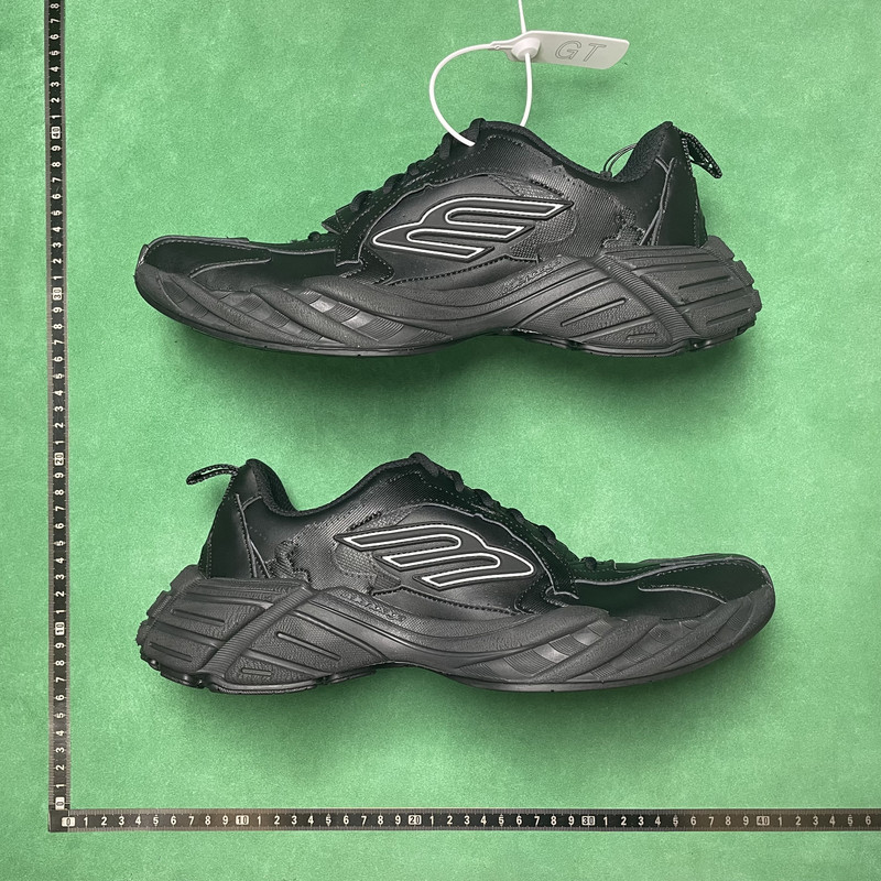 Balenciaga 7.0 Runner Graffiti