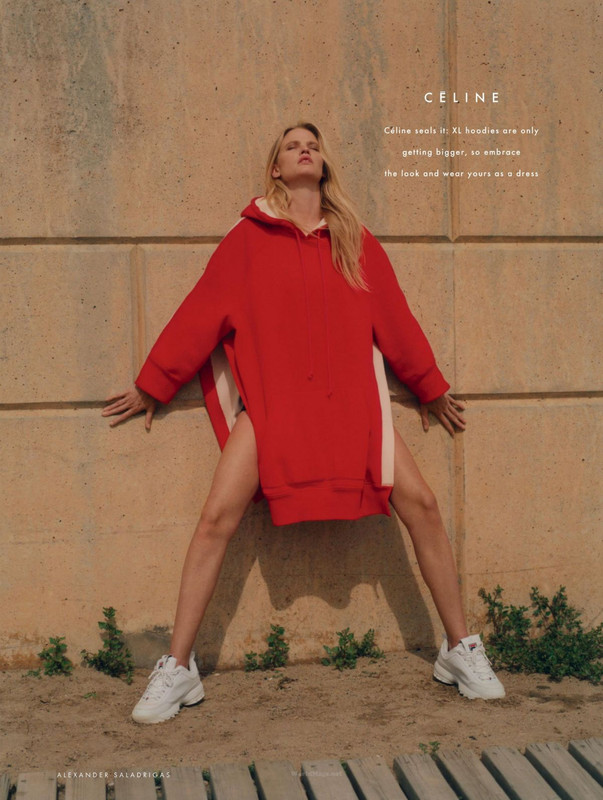 lara-stone-in-elle-magazine-uk-august-2018-19