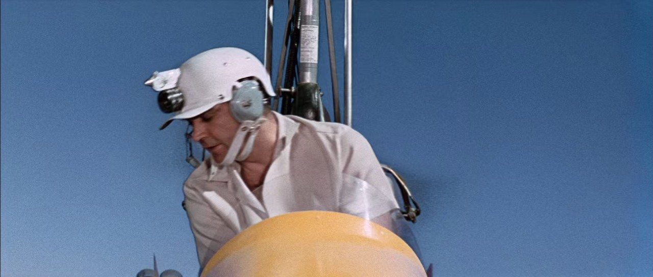 You-Only-Live-Twice-1967-Blu-Ray-Hindi-English-1080p-10bit-x265-HEVC-DDP-5-1-ESub-mkv-0003