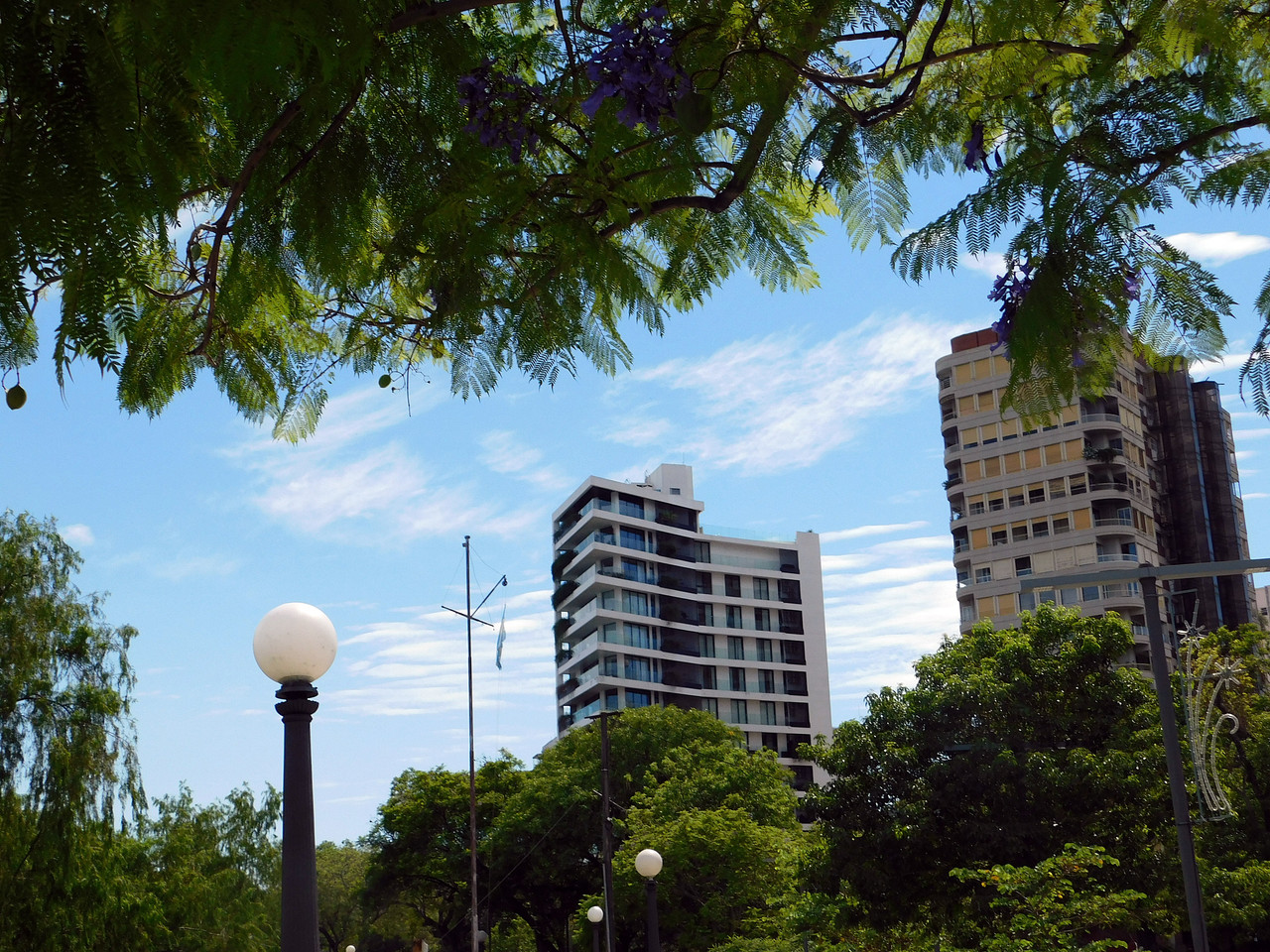 The views enjoyed by train passengers [Esp/Eng].
