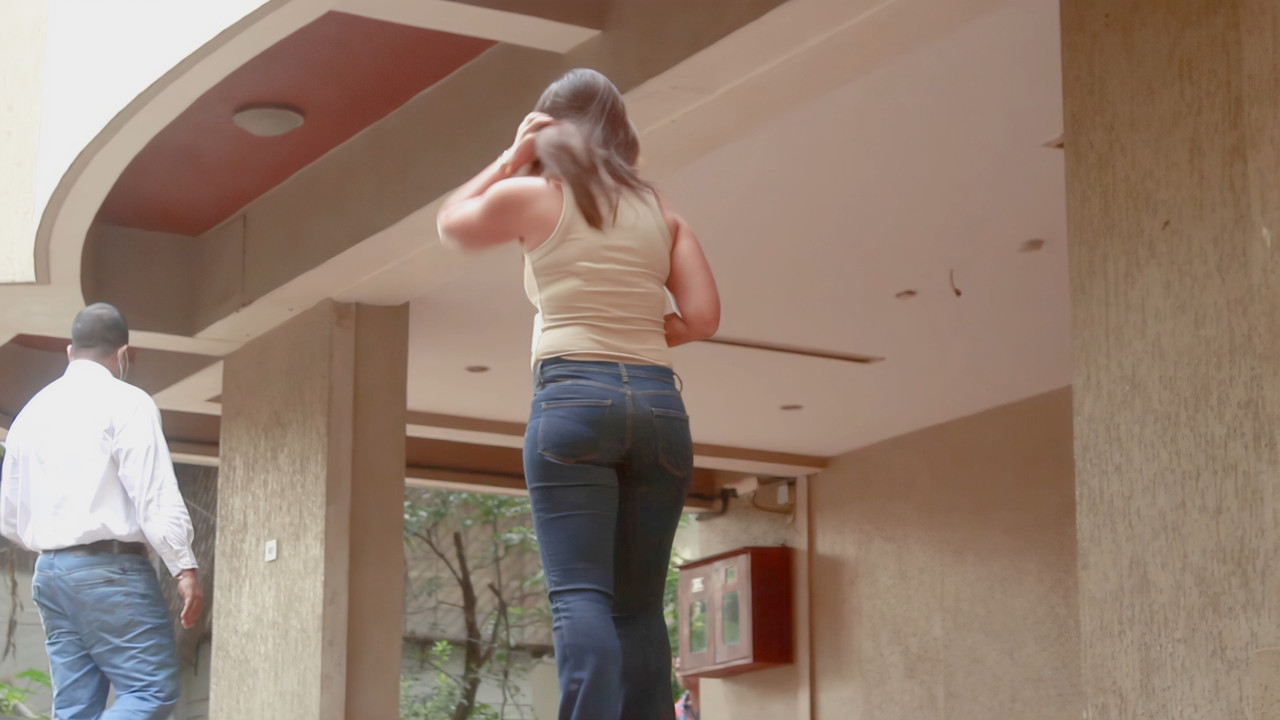 Kareena Kapoor Khan Ass 4k.mp4_snapshot_00.26.128