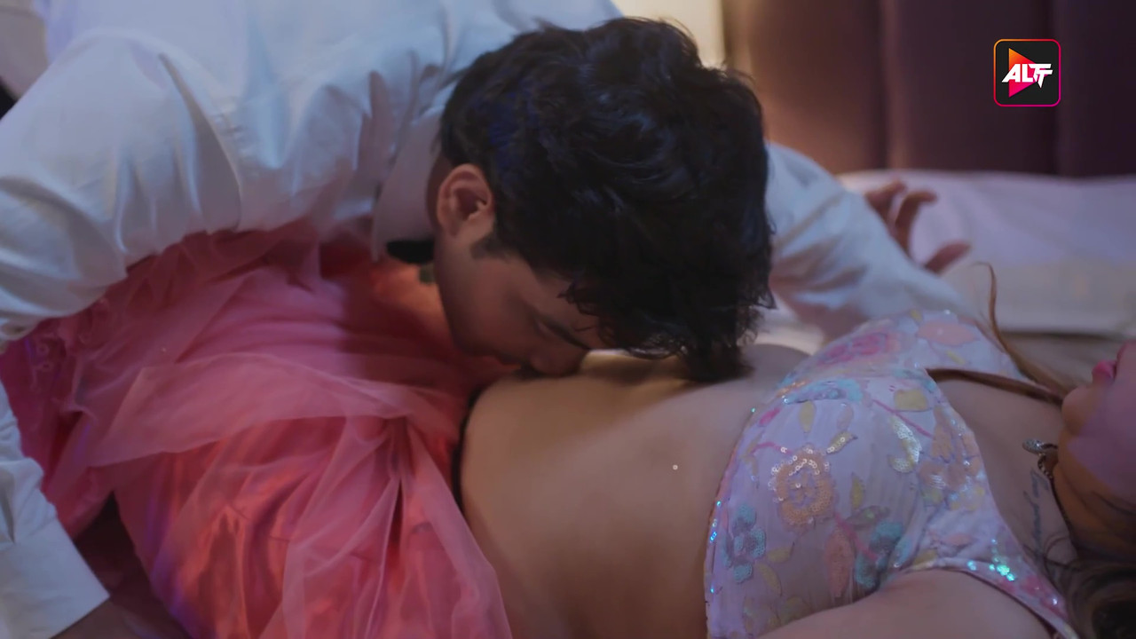 vlcsnap-2025-06-24-01h03m43s474