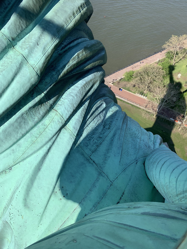 8D9B9844-4C81-46B4-B1C8-A1FE371108B3