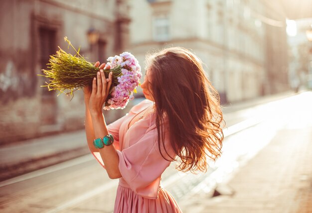 An den Beitrag angehängtes Bild: https://i.postimg.cc/7ZHrQD8M/stunning-lady-pink-dress-poses-rays-morning-sun-1304-4767.jpg