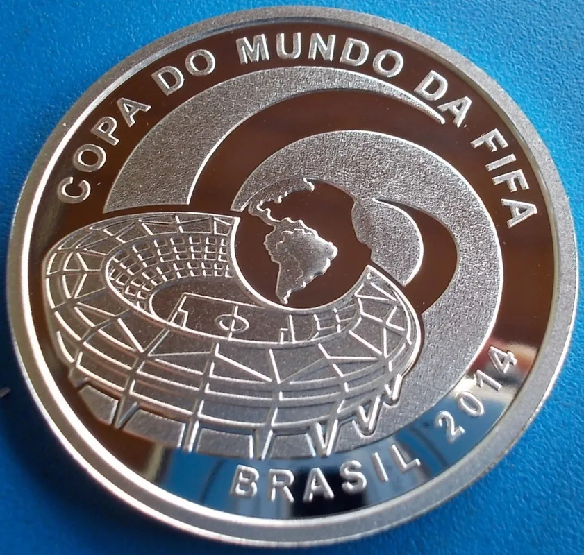 medalha-prata-copa-futebol-de-2014-estojo-e-certificado-D_NQ_NP_834009-MLB26660400556_012018-F