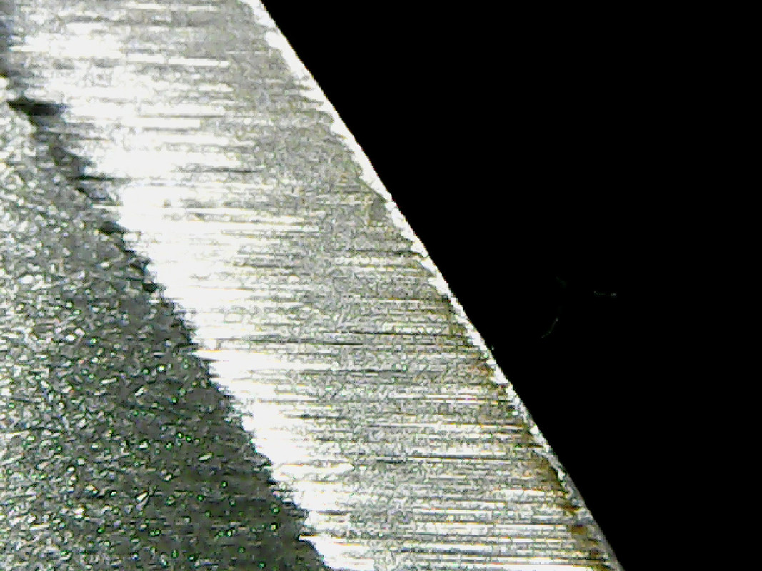 Edge - Spyderco Military S90V - 15