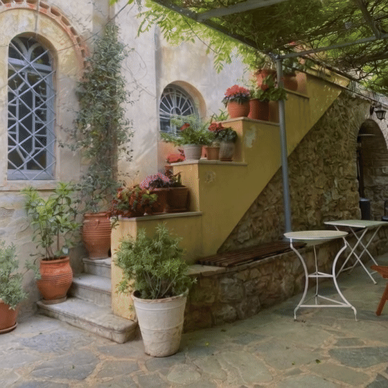 [Image: giff-41.gif]