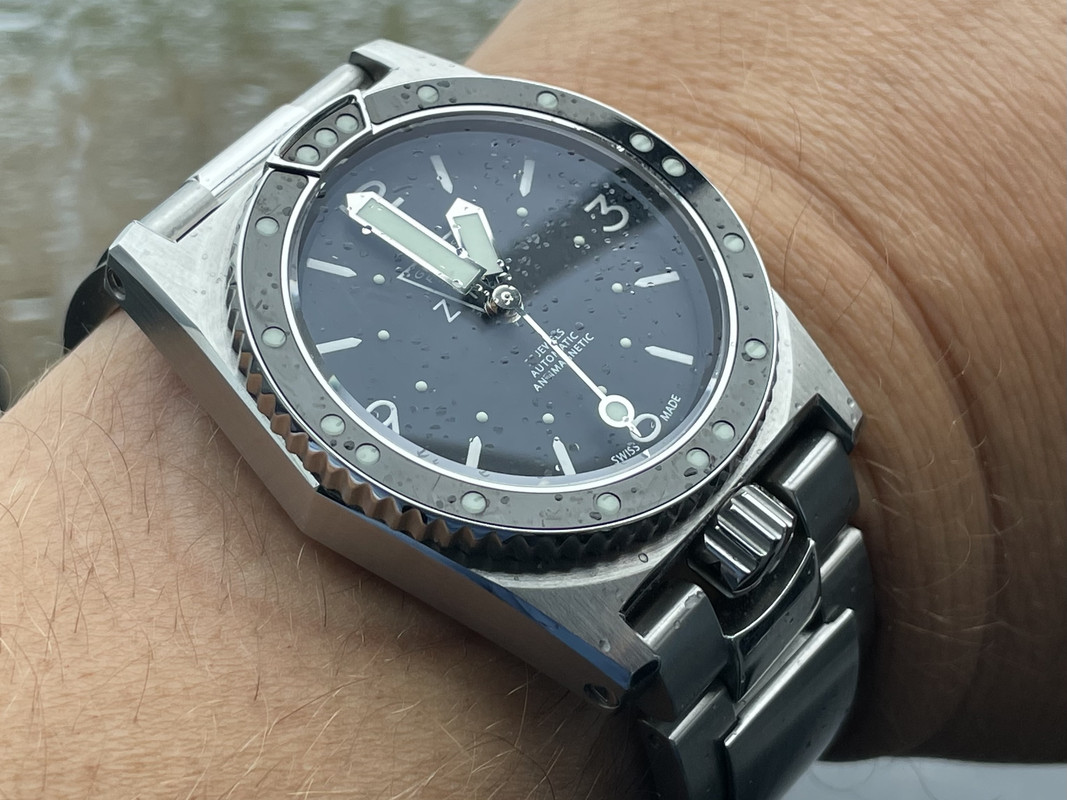 826E3EB9-8830-4BD6-95FF-8B87105BA510