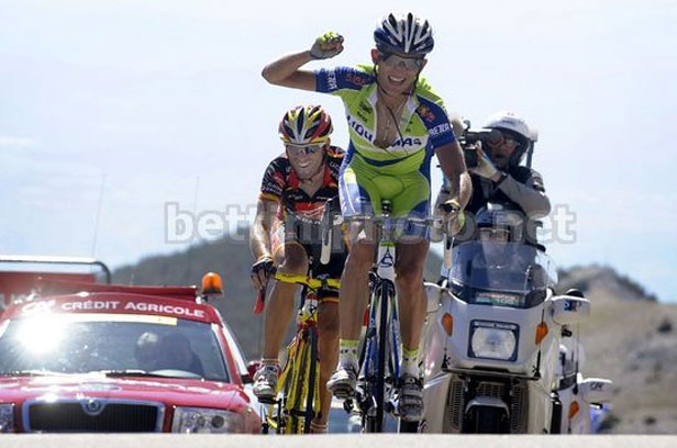 Sul Mont Ventoux Valverde lascia la vittoria a Szmyd e si prende la maglia di leader del Criterium del Delfinato (foto Bettini)