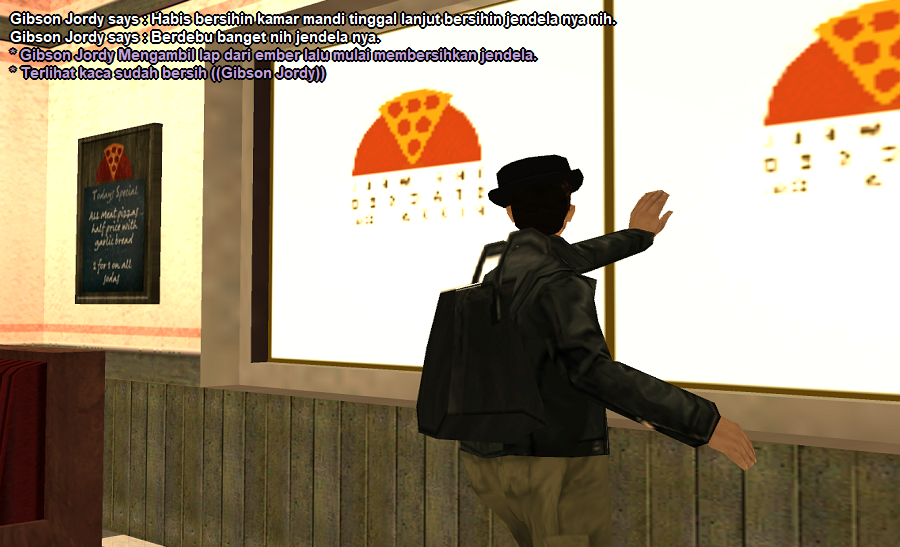 Membersihkan-Kaca-dalam-Resto.png