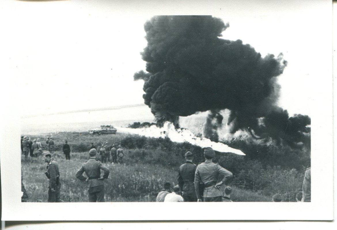 Schützenpanzer SdKfz Wehrmacht mit Flammenwerfer