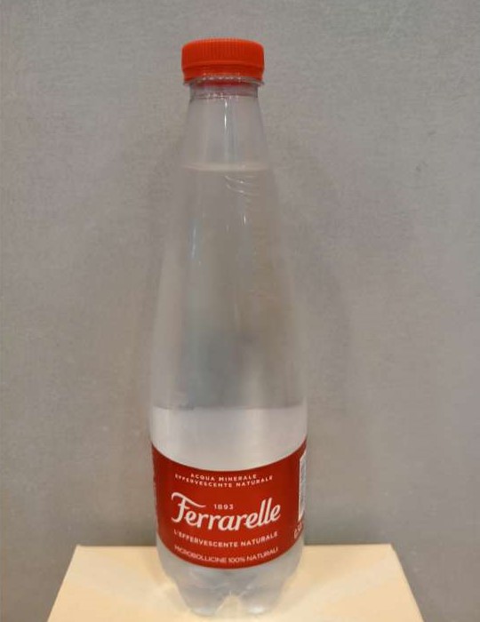 Acqua Ferrarelle rossa