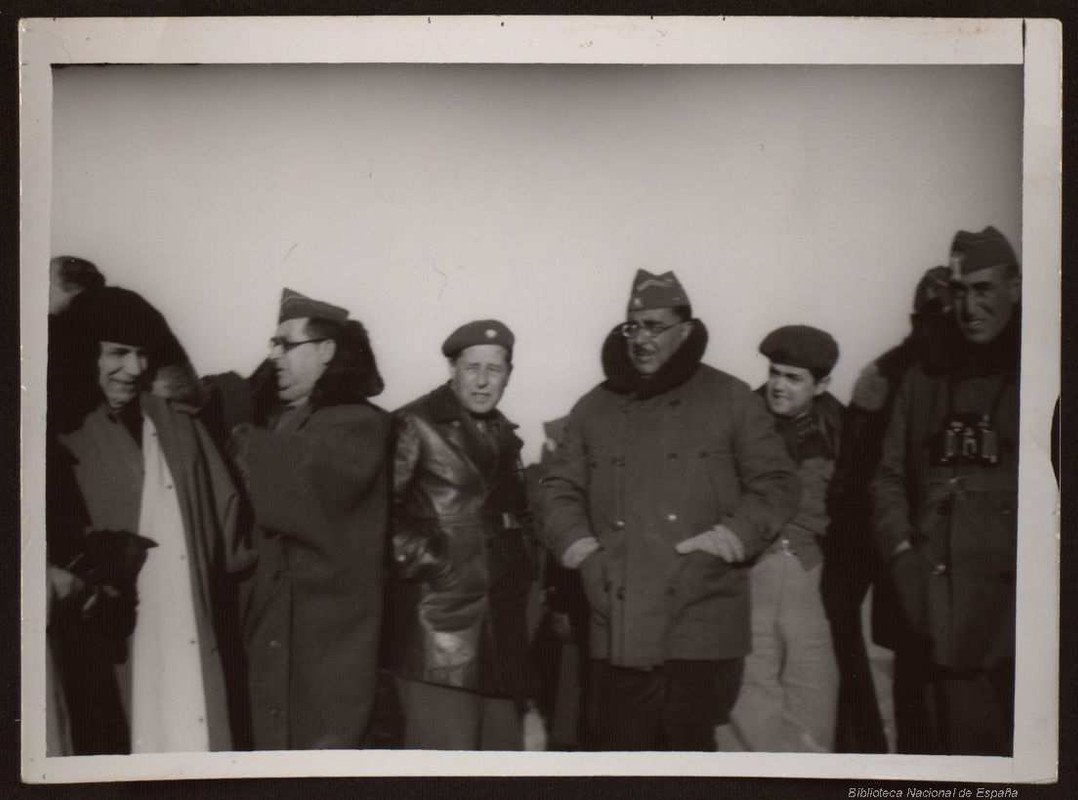 Tropas_de_los_Generales_Varela_y_Aranda_avanzando_hacia_Teruel_Material_gráfico__35