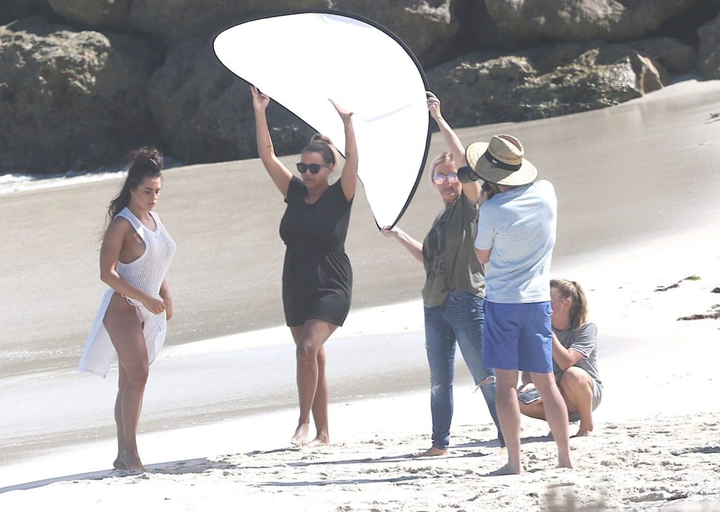 Holly-Young-Upskirt-STARS-com-18