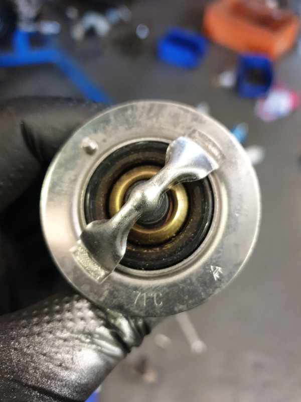 64075109-B498-4BC7-9B1D-622DA1807D4B