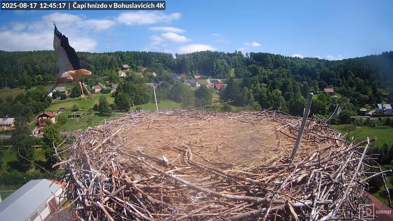 Tiešraide no KARA uzņēmuma stārķu skursteņa Bohuslavicē netālu no Trutnovas 14-43-45 screenshot