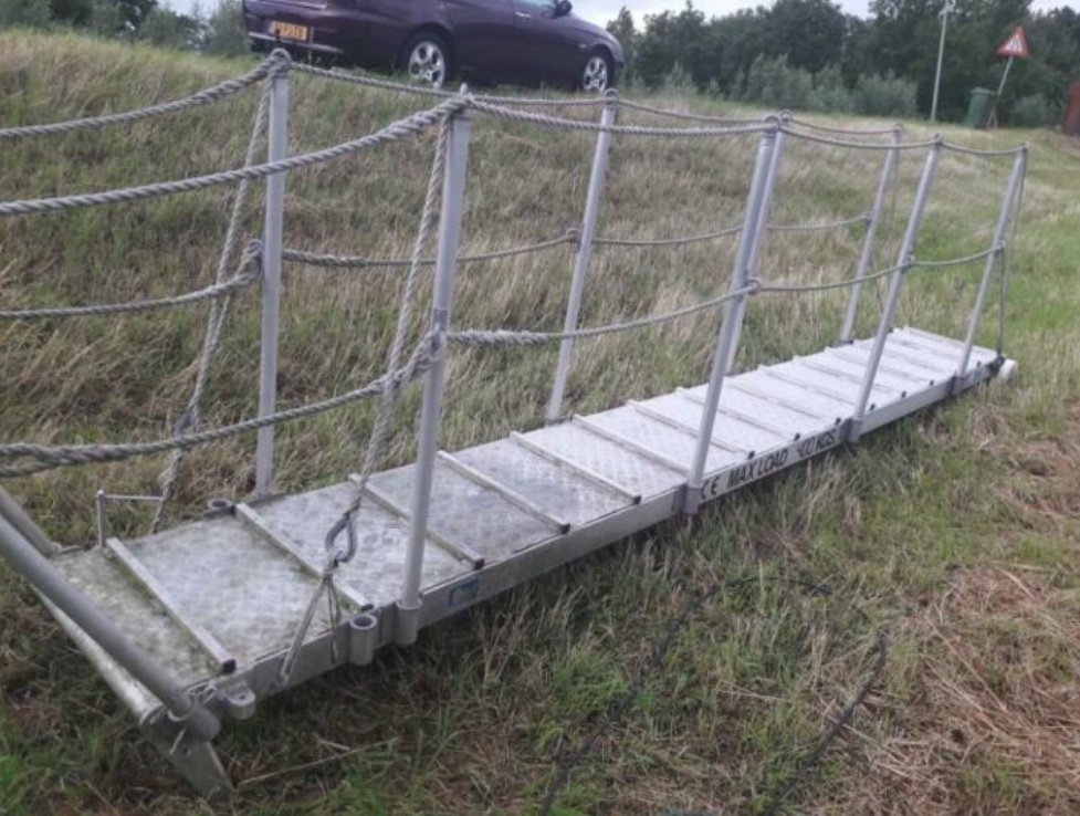 30D4F315-AF49-4D8E-BBC6-2A203F08404C