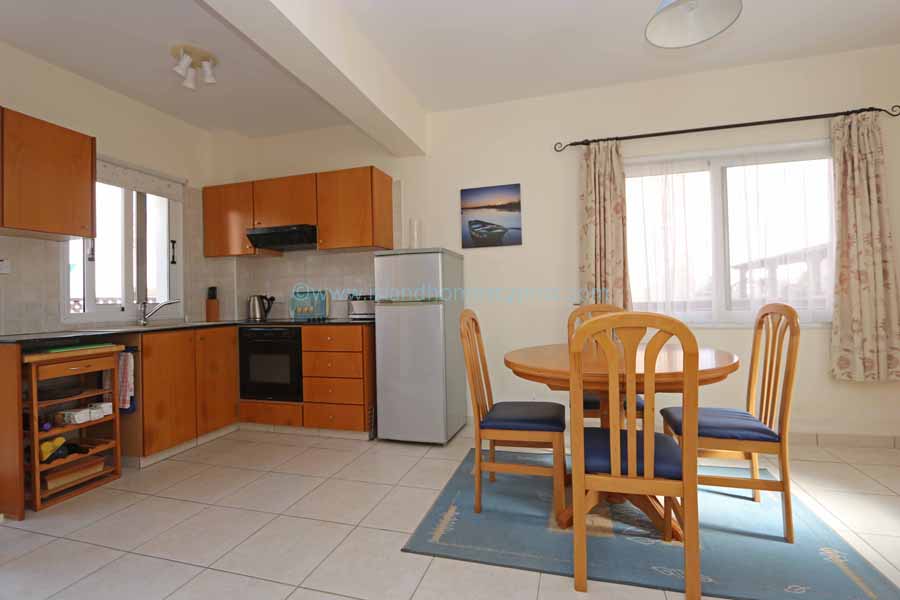 6 TBG115 Kitchen