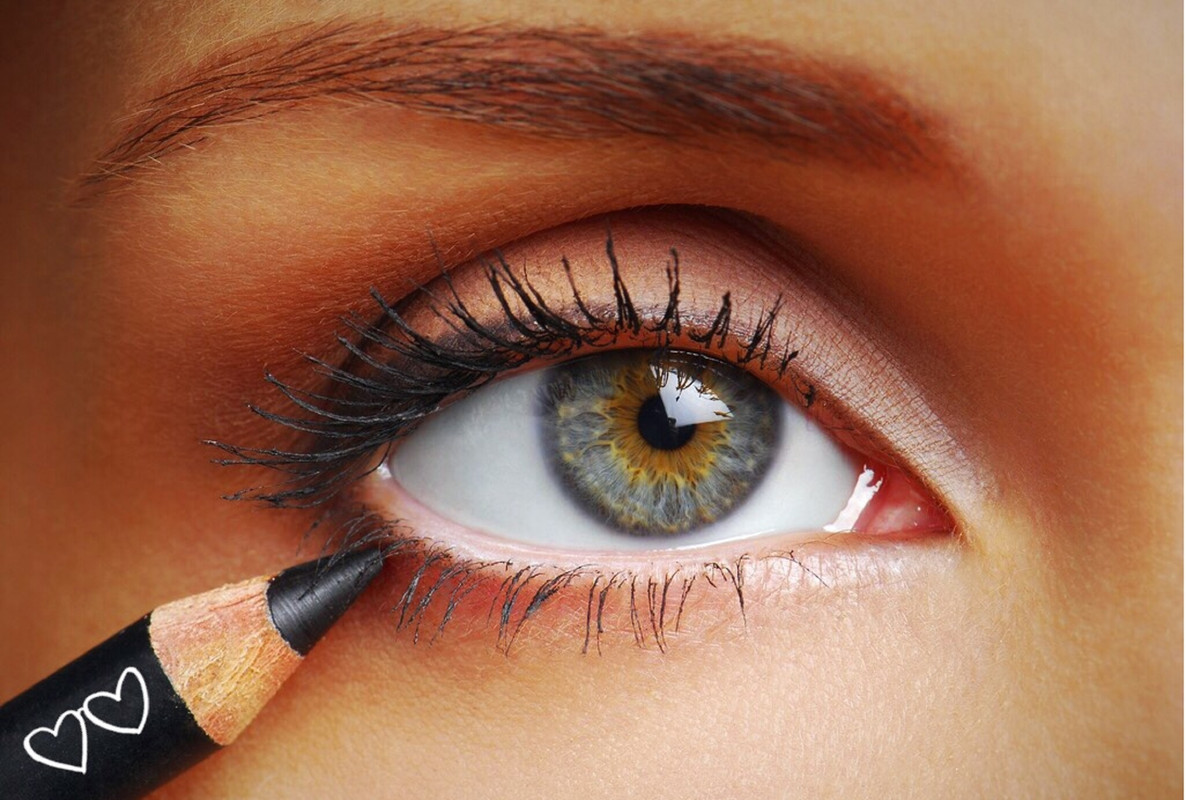 Maquillaje de TikTok ¿Cómo delinear ojos pequeños para que se vean más grandes?